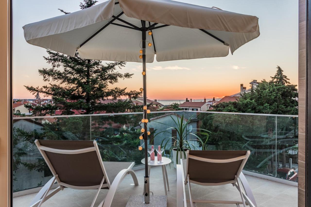 Villa Elena Deluxe Mit Whirlpool Und Beheiztem Pool Am Meer Und Wunderschoenen Blick Auf Die Brijuni Inseln 法扎纳 外观 照片