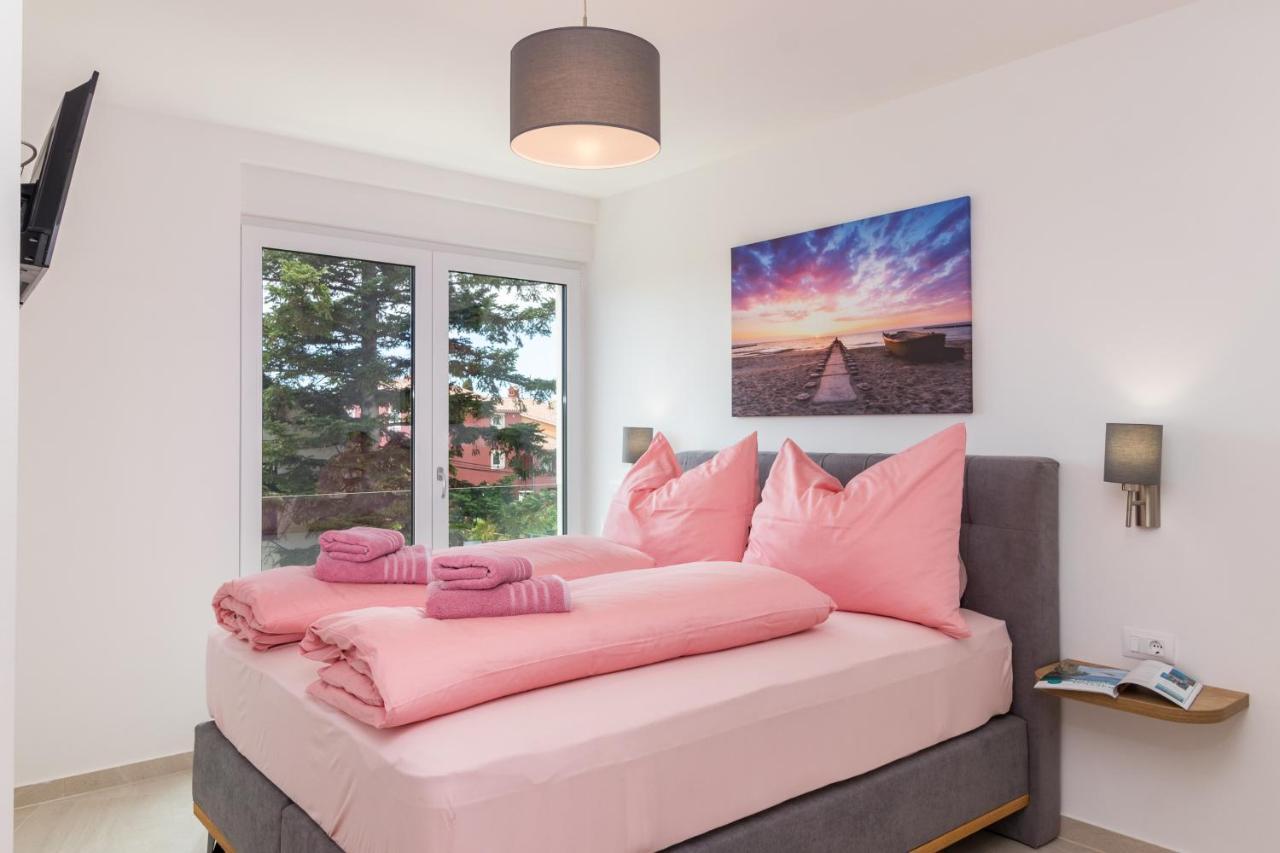 Villa Elena Deluxe Mit Whirlpool Und Beheiztem Pool Am Meer Und Wunderschoenen Blick Auf Die Brijuni Inseln 法扎纳 外观 照片