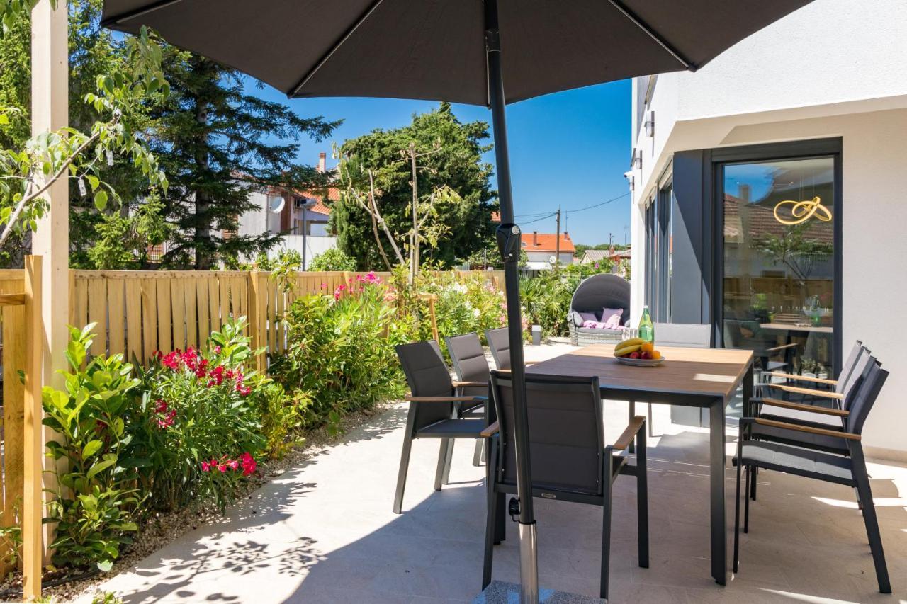 Villa Elena Deluxe Mit Whirlpool Und Beheiztem Pool Am Meer Und Wunderschoenen Blick Auf Die Brijuni Inseln 法扎纳 外观 照片