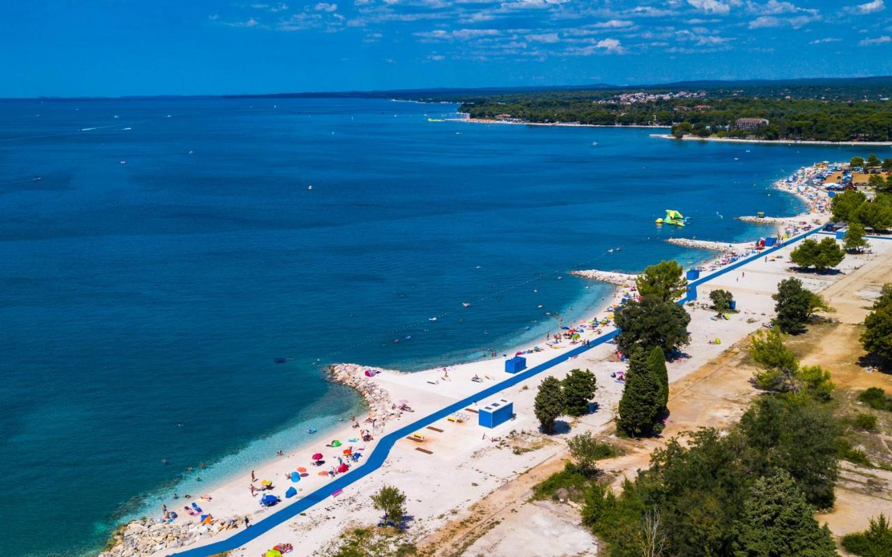 Villa Elena Deluxe Mit Whirlpool Und Beheiztem Pool Am Meer Und Wunderschoenen Blick Auf Die Brijuni Inseln 法扎纳 外观 照片